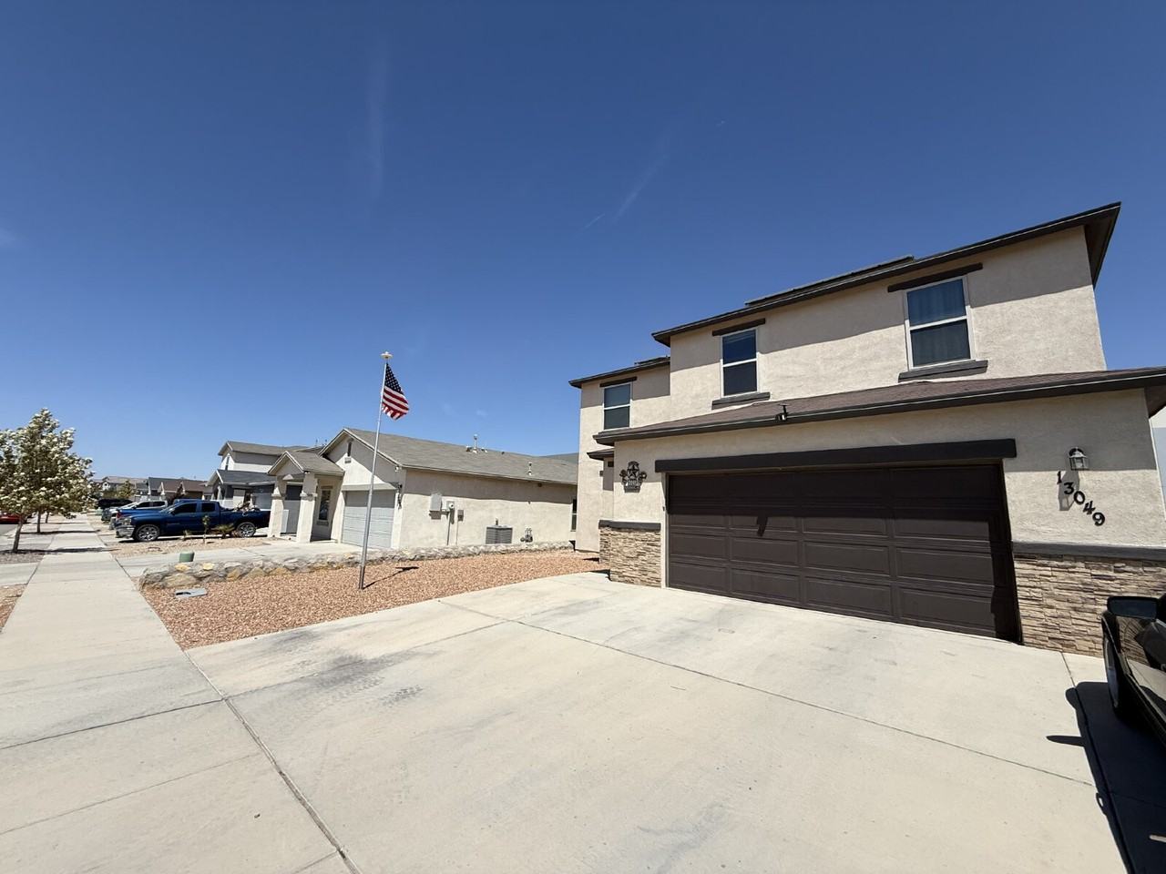 13049 Aerodrome Ave - Photo 4 of 35