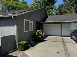 featured image of 602 S Holly St