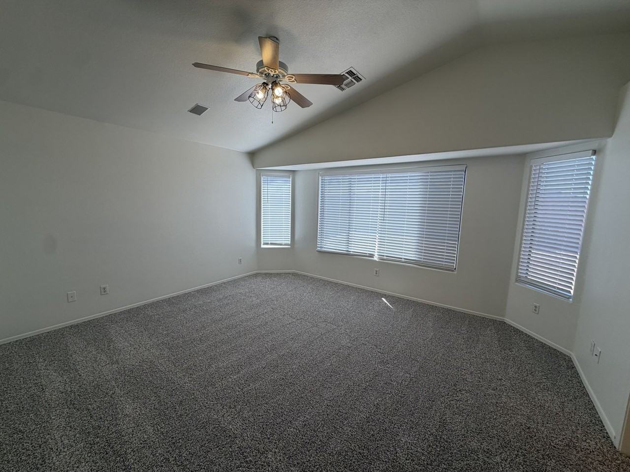 3816 S 74th Dr - Photo 7 of 31