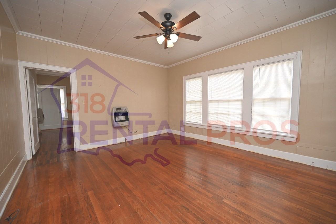 706 Cooktown Rd - Photo 3 of 16
