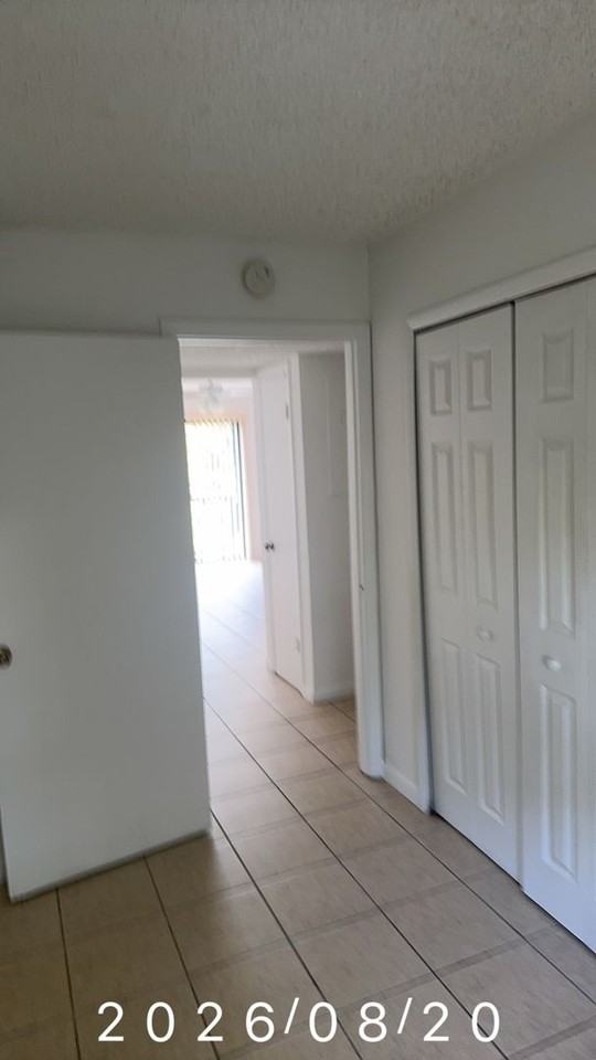 421 Mercury Ave Se #6 - Photo 4 of 22