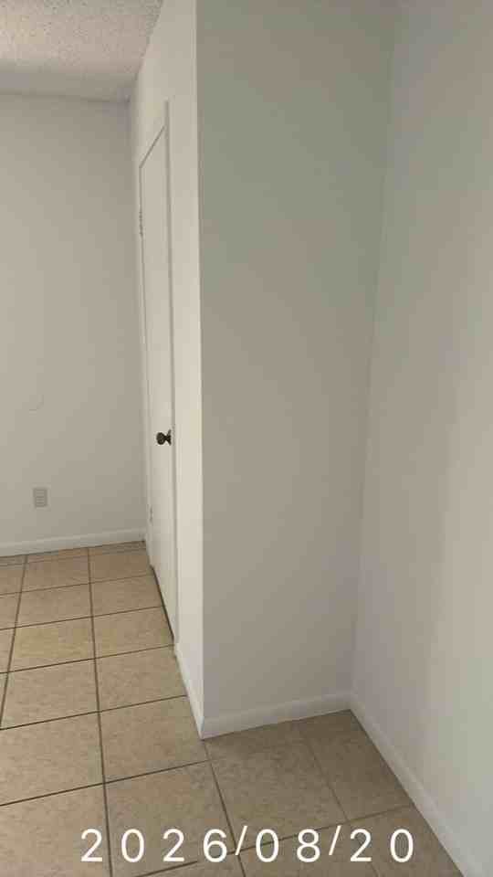 421 Mercury Ave Se #6 - Photo 7 of 22