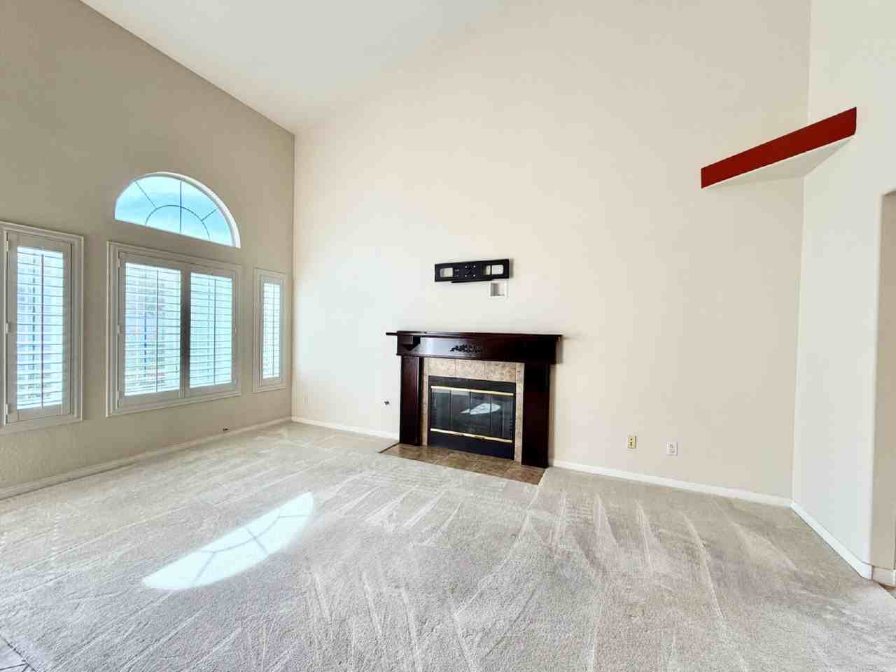448 Winthrop Pl - Photo 7 of 38