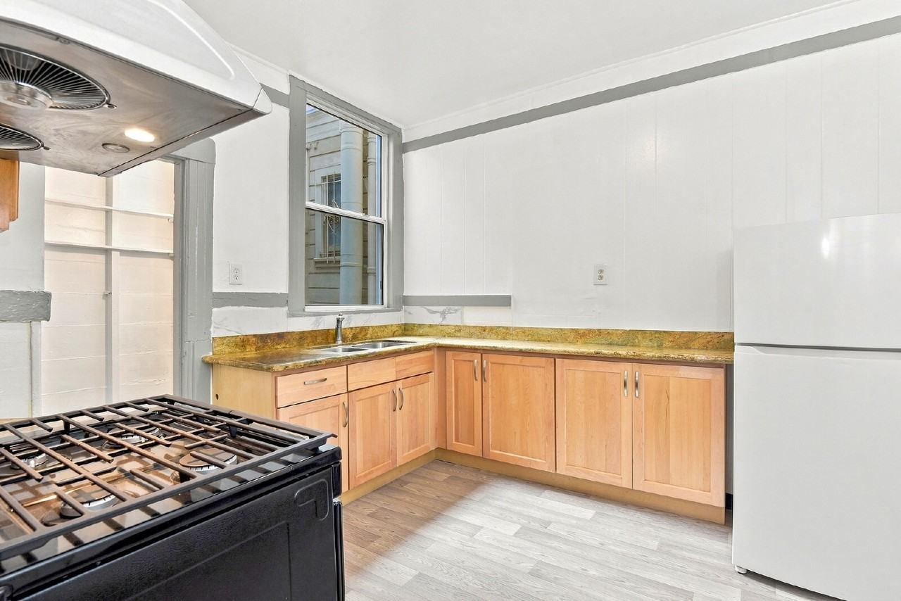 3059 Cesar Chavez - Photo 3 of 16