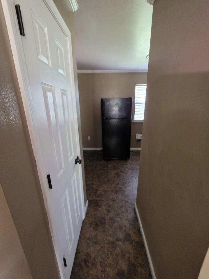 825 Mayfair Ln - Photo 6 of 17