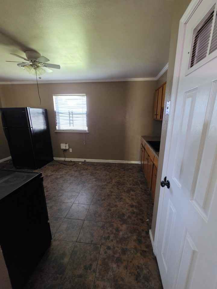 825 Mayfair Ln - Photo 7 of 17