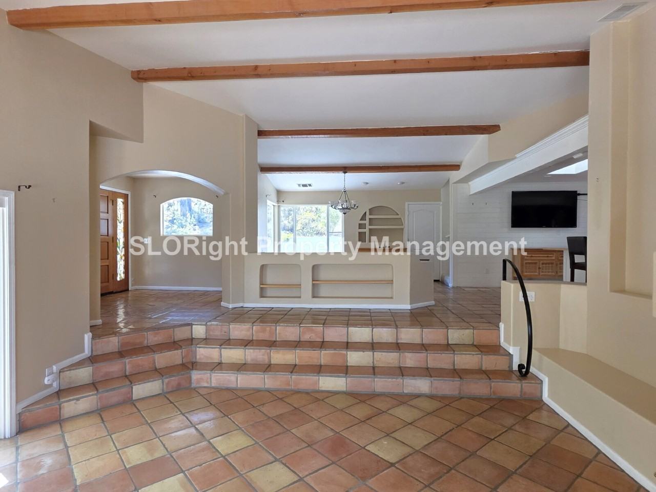 10480 Santa Ana Rd - Photo 5 of 23