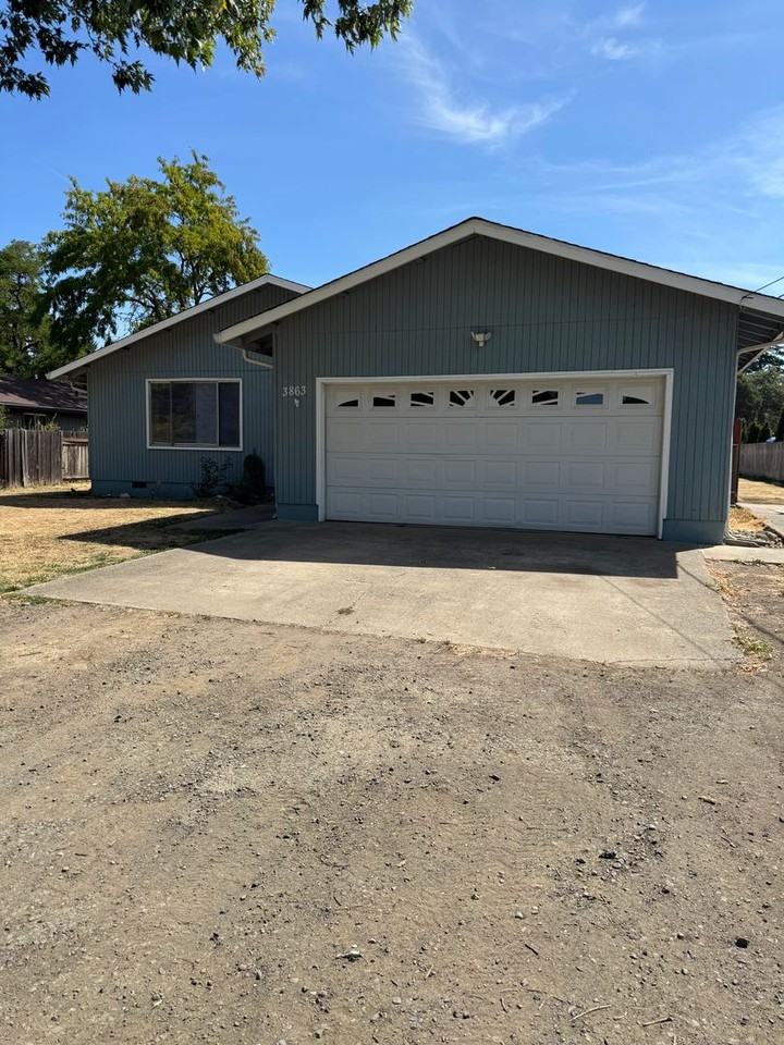 3863 Bourne St - Photo 2 of 22