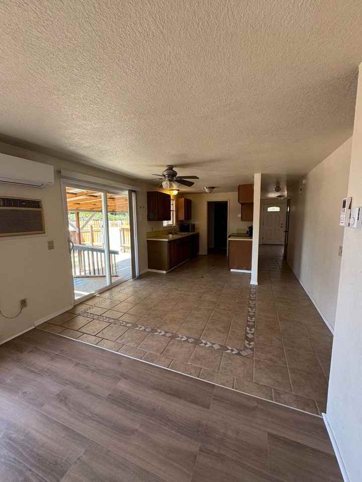 3863 Bourne St - Photo 6 of 22