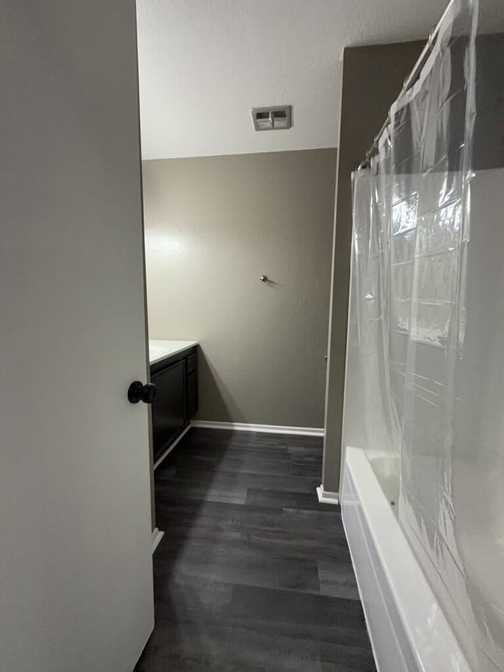 1000 Central Ave - Photo 5 of 10