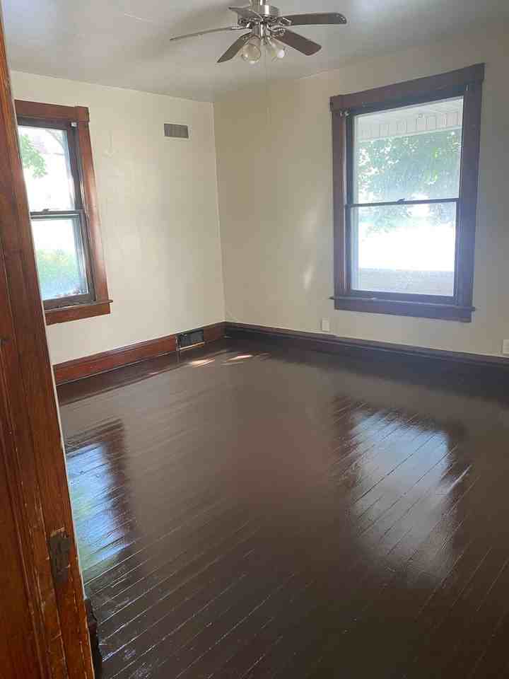 1613 Hanna St - Photo 2 of 7