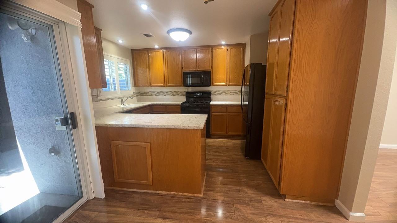 1617 Cashmere Dr - Photo 5 of 16