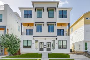 featured image of 2335 Benbrook Blvd