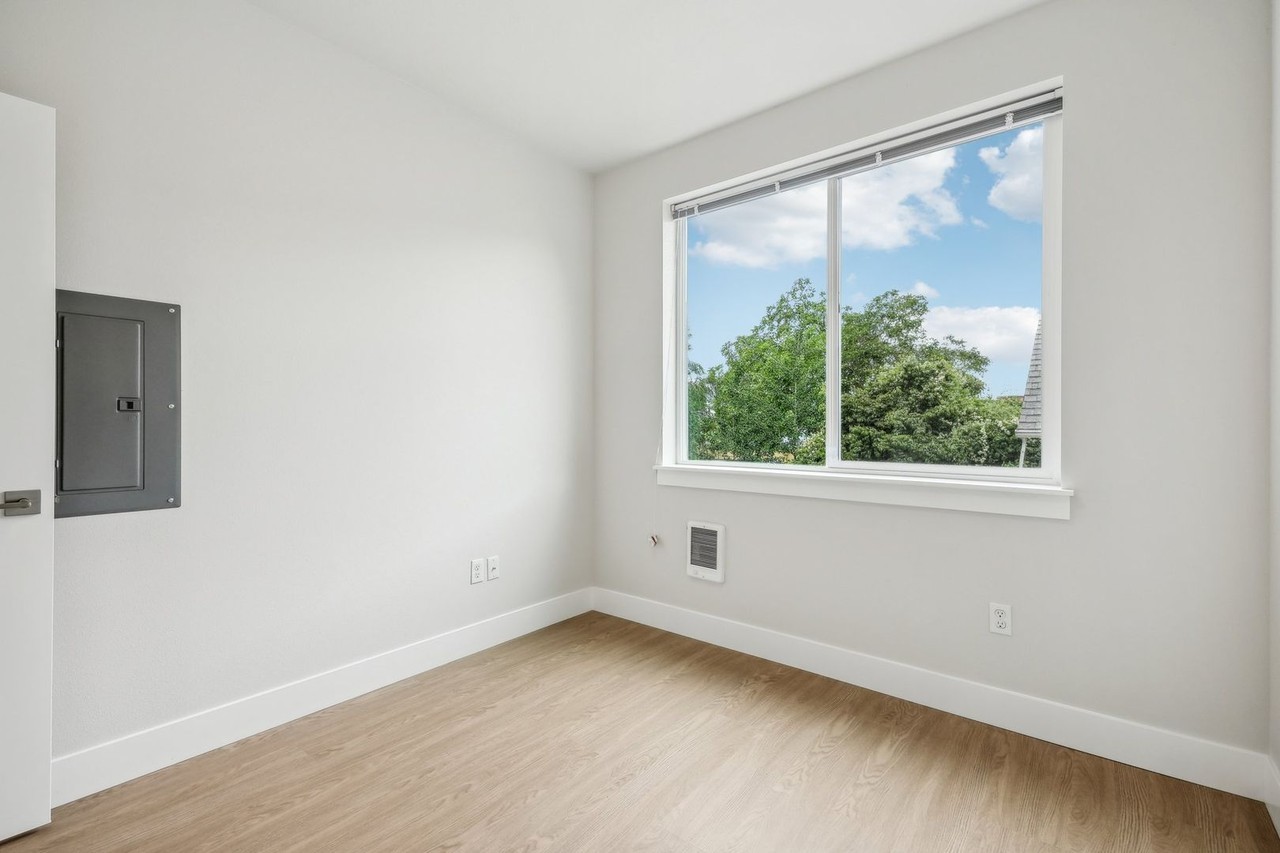 107th Street Apartments - Photo 6 of 29