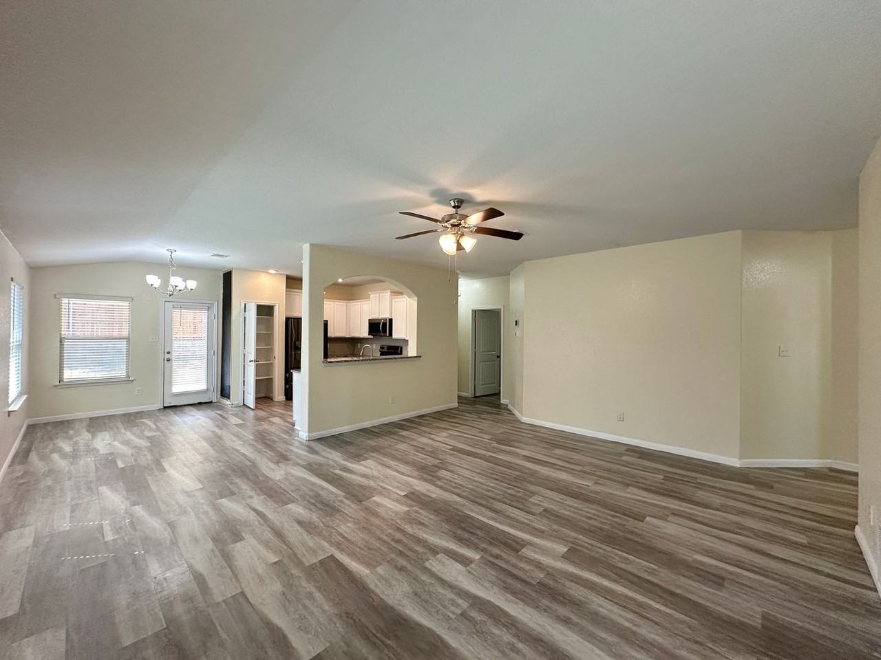 3318 Aubree Katherine Dr - Photo 4 of 28