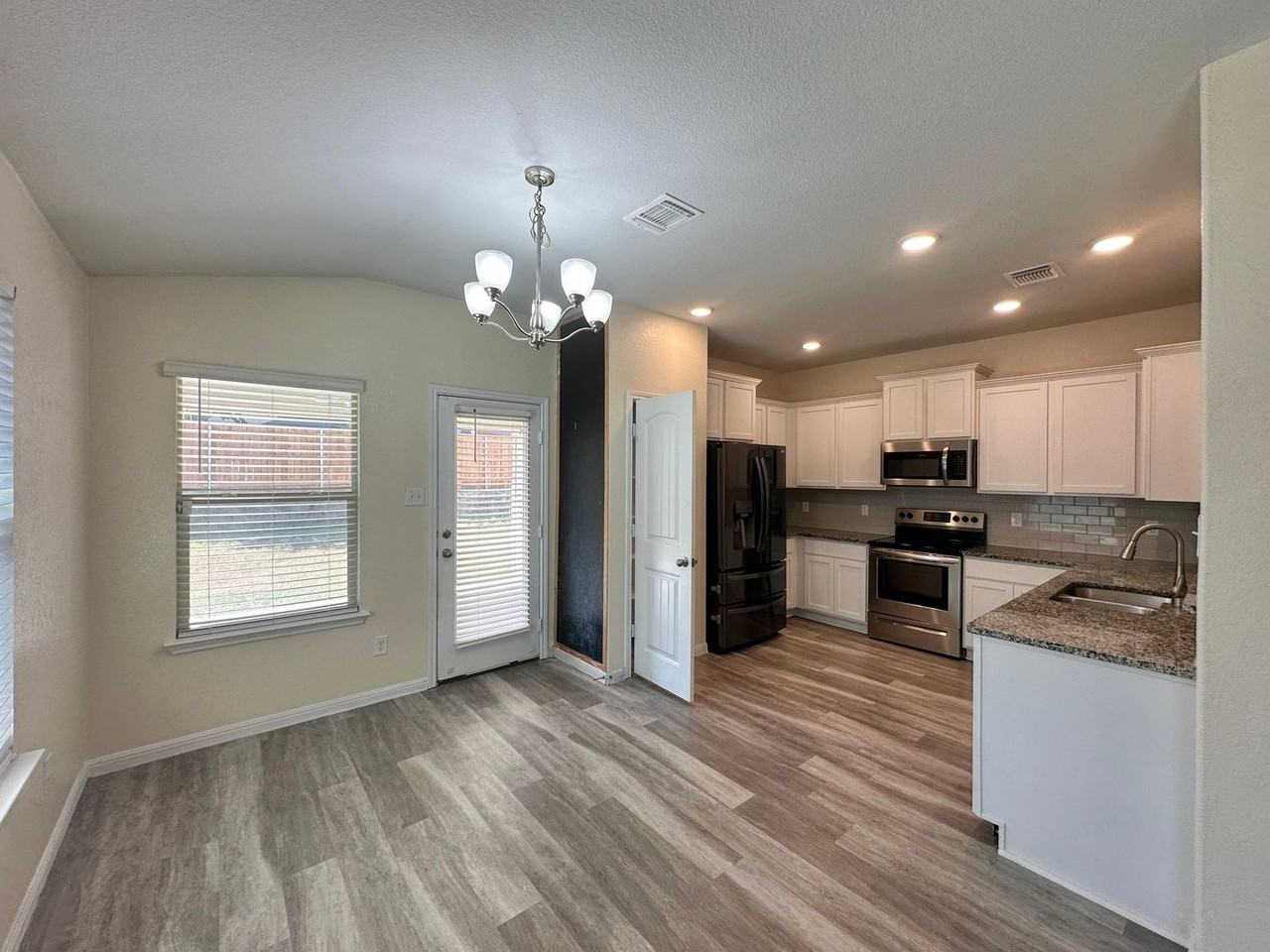 3318 Aubree Katherine Dr - Photo 5 of 28