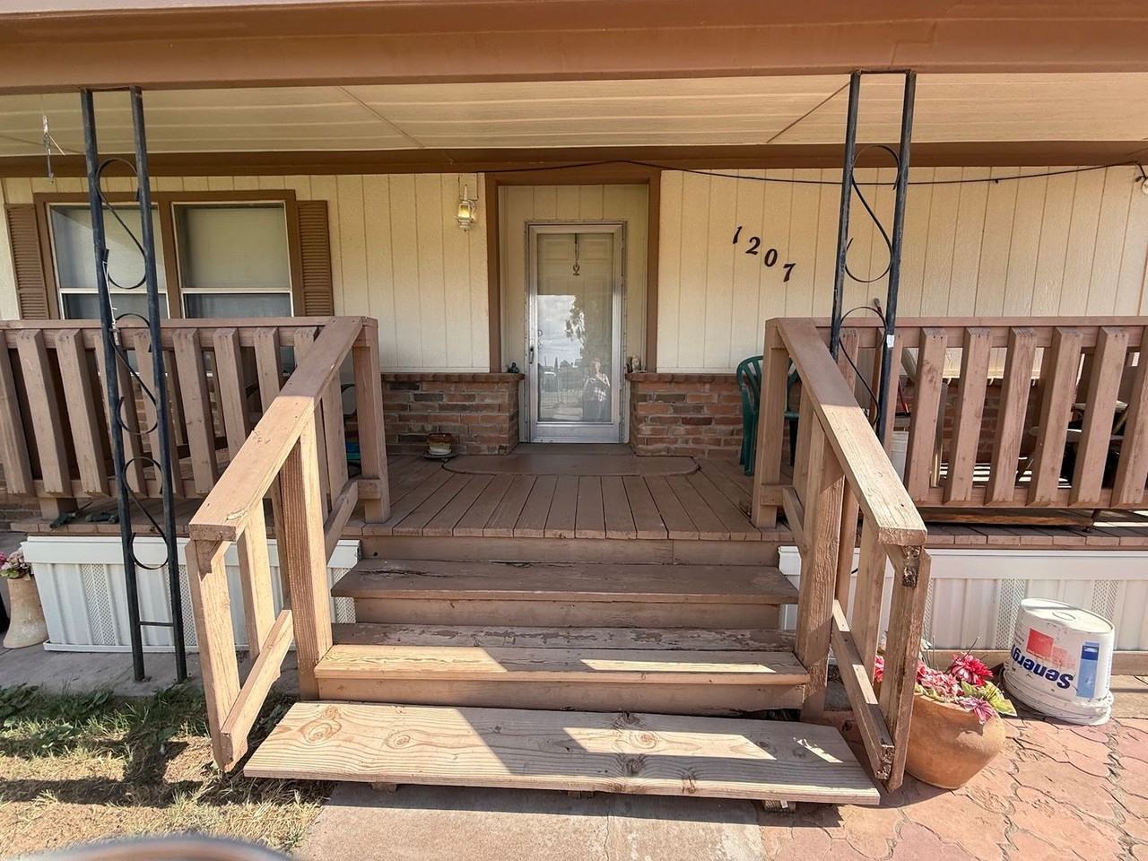 1207 Wright Ave - Photo 3 of 16