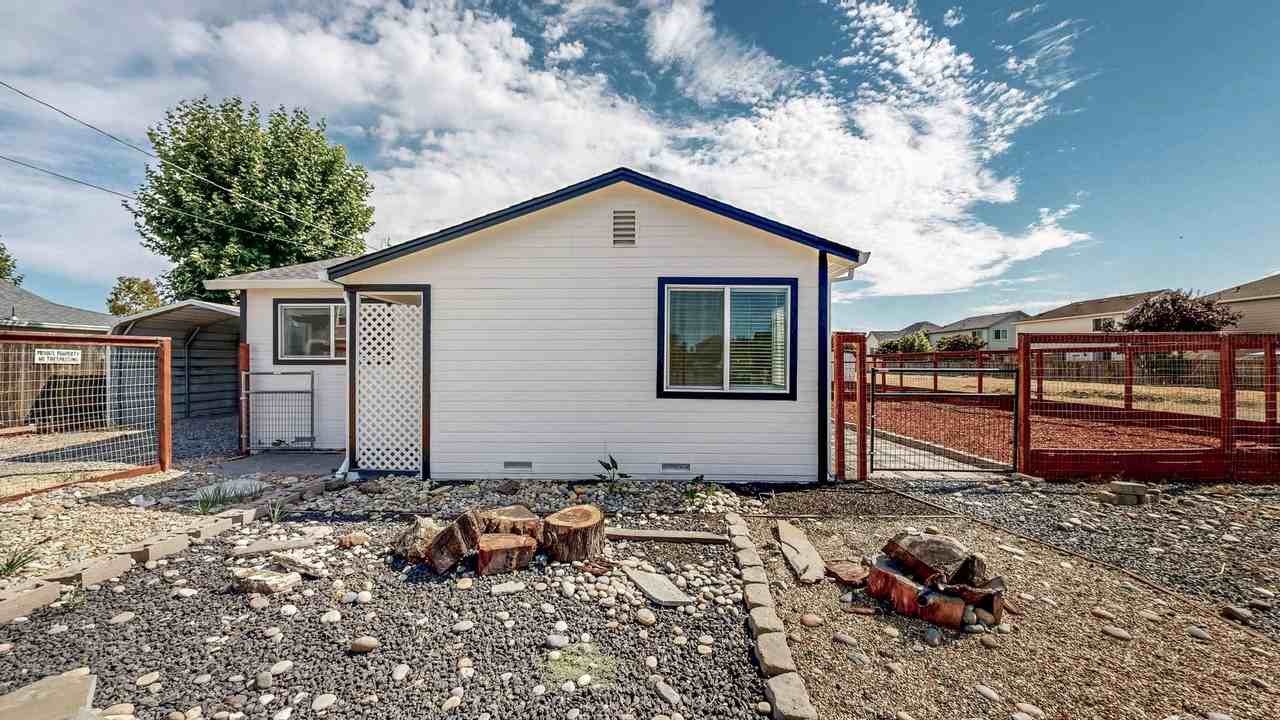 2132 Dennis Ln - Photo 5 of 43