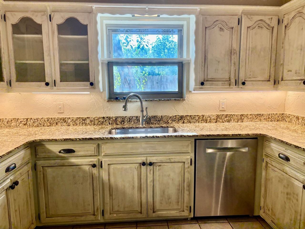 2945 Kerry Ln - Photo 6 of 41