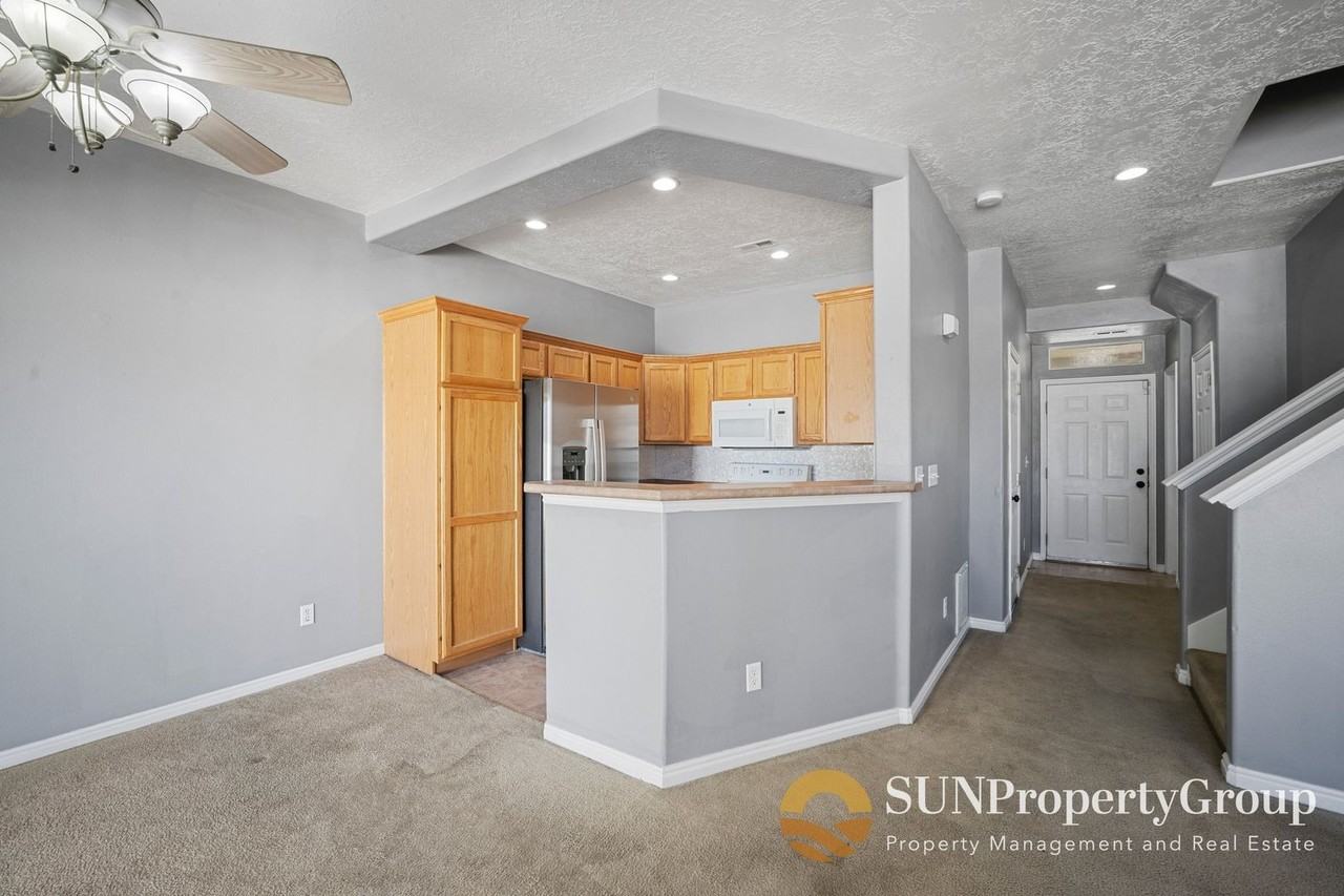 1574 W Calais Ct - Photo 3 of 21