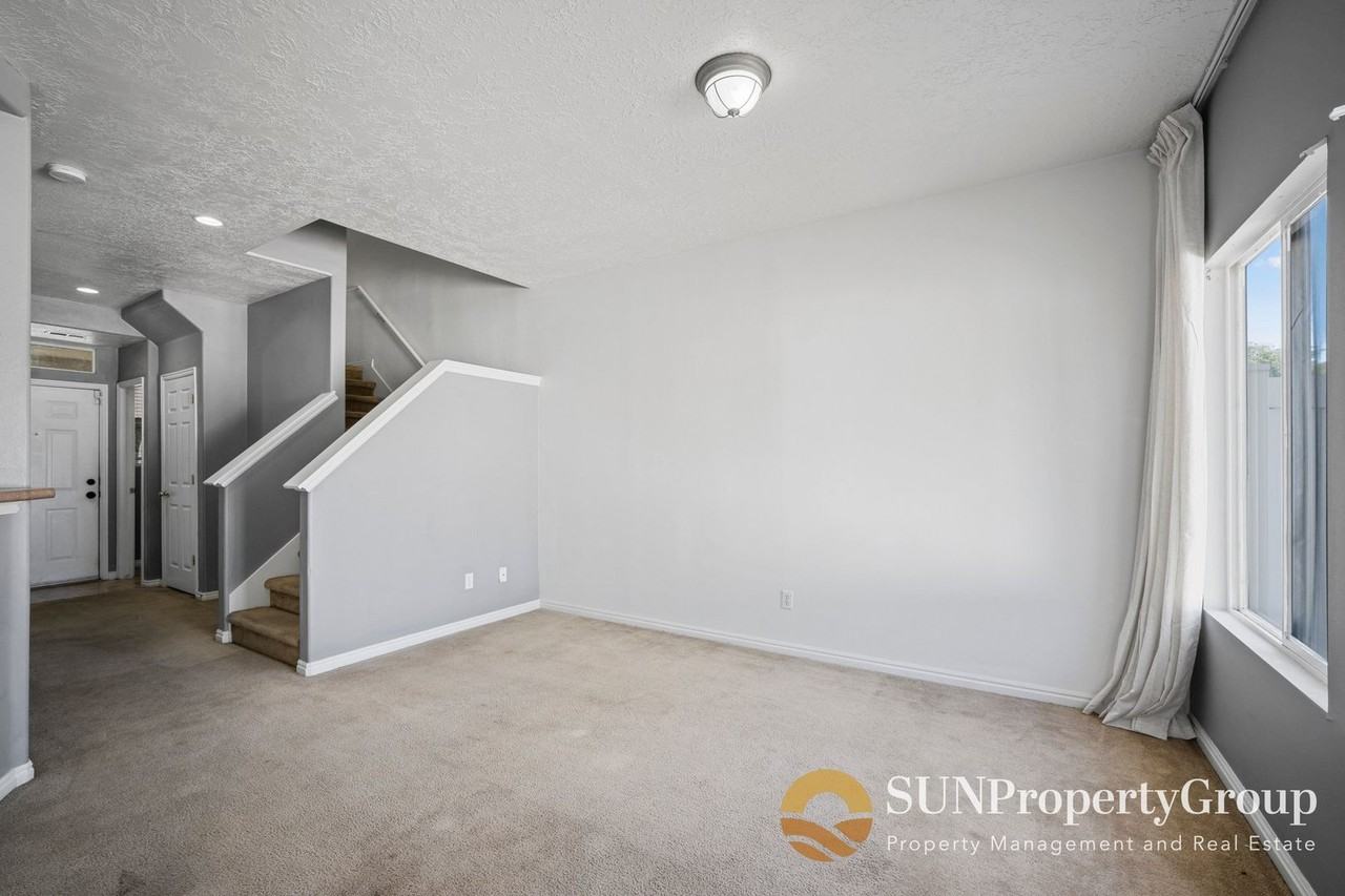 1574 W Calais Ct - Photo 5 of 21