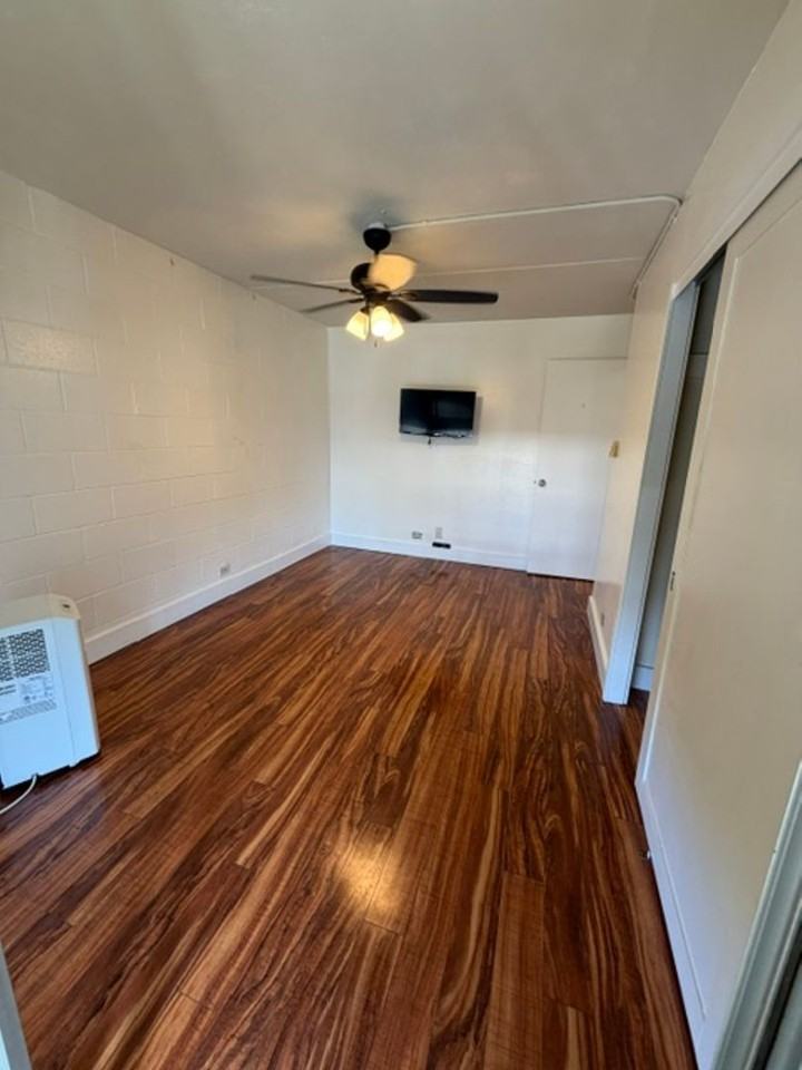 1401 Lusitana St - Photo 7 of 12