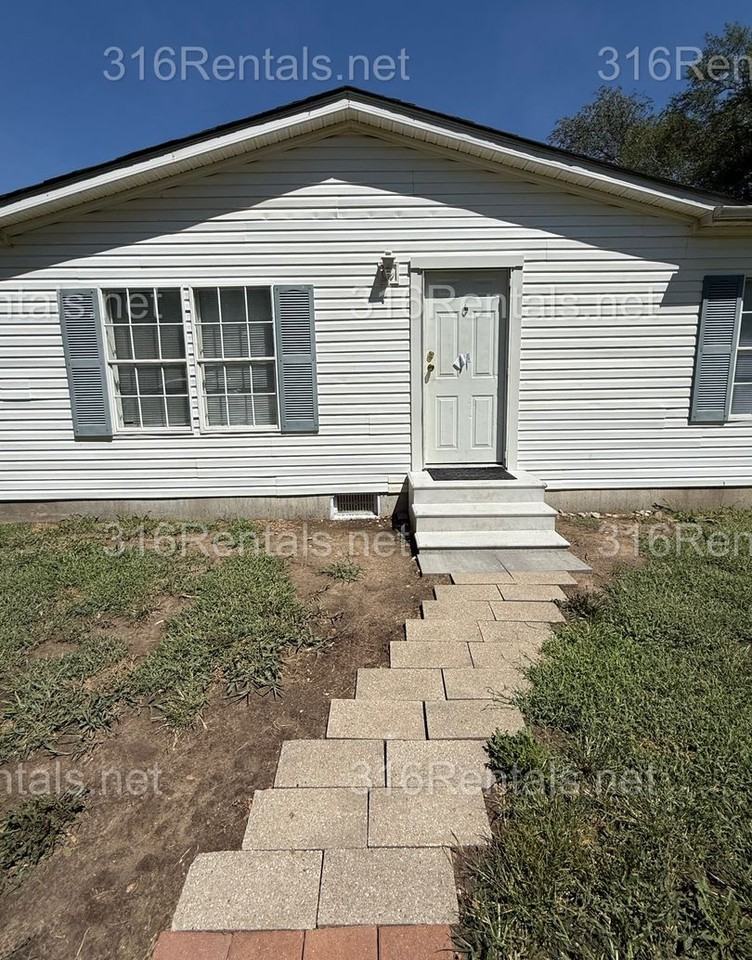 800 W 81st St S - Photo 3 of 19