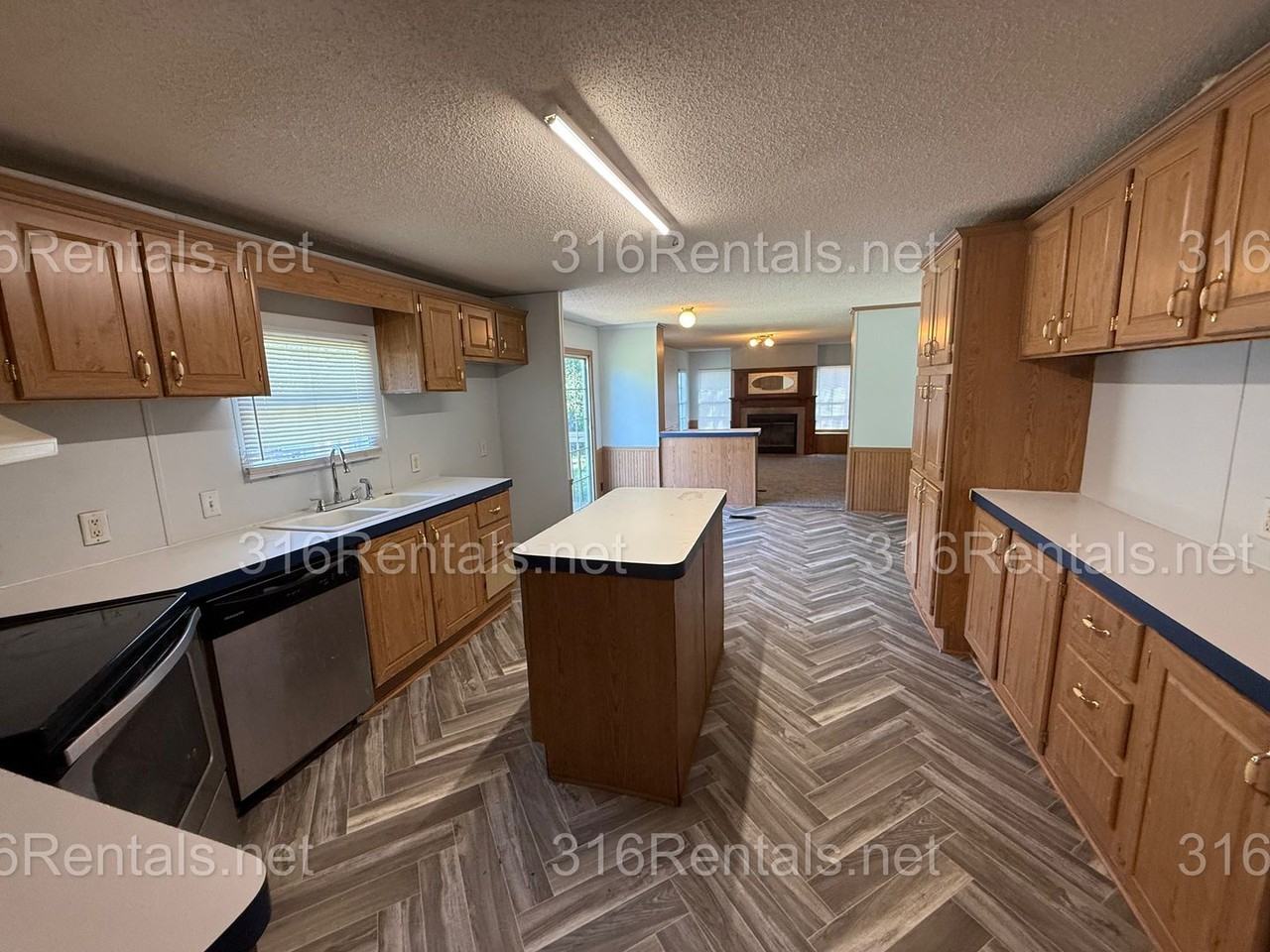 800 W 81st St S - Photo 7 of 19