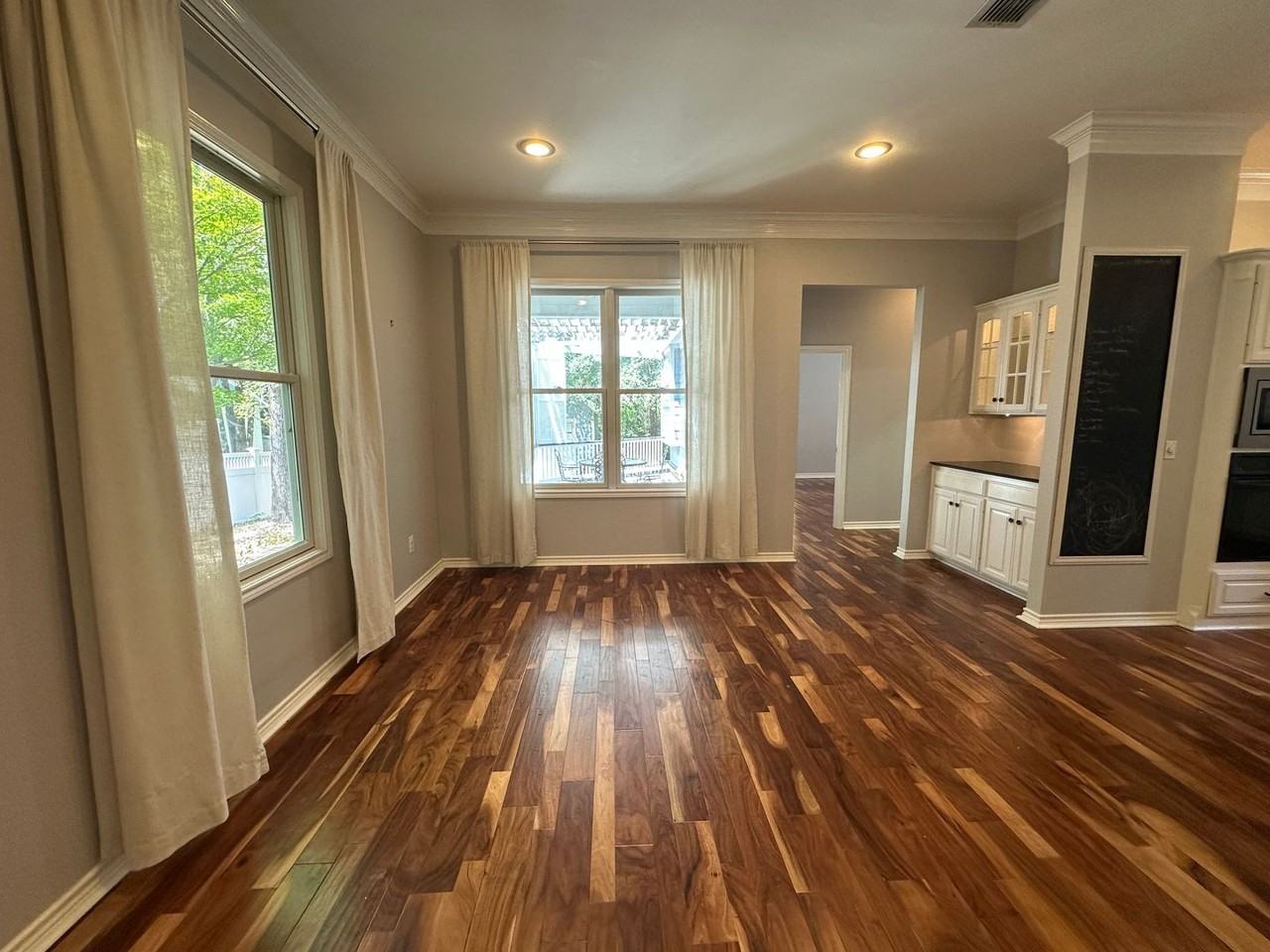 3934 Hanover Pl - Photo 5 of 37