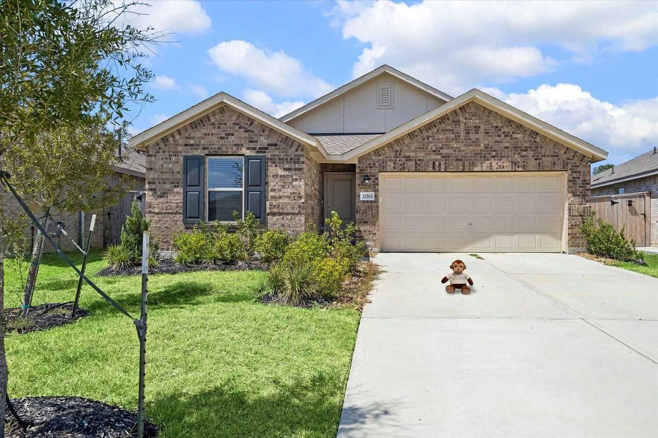 21583 Casavtore Dr