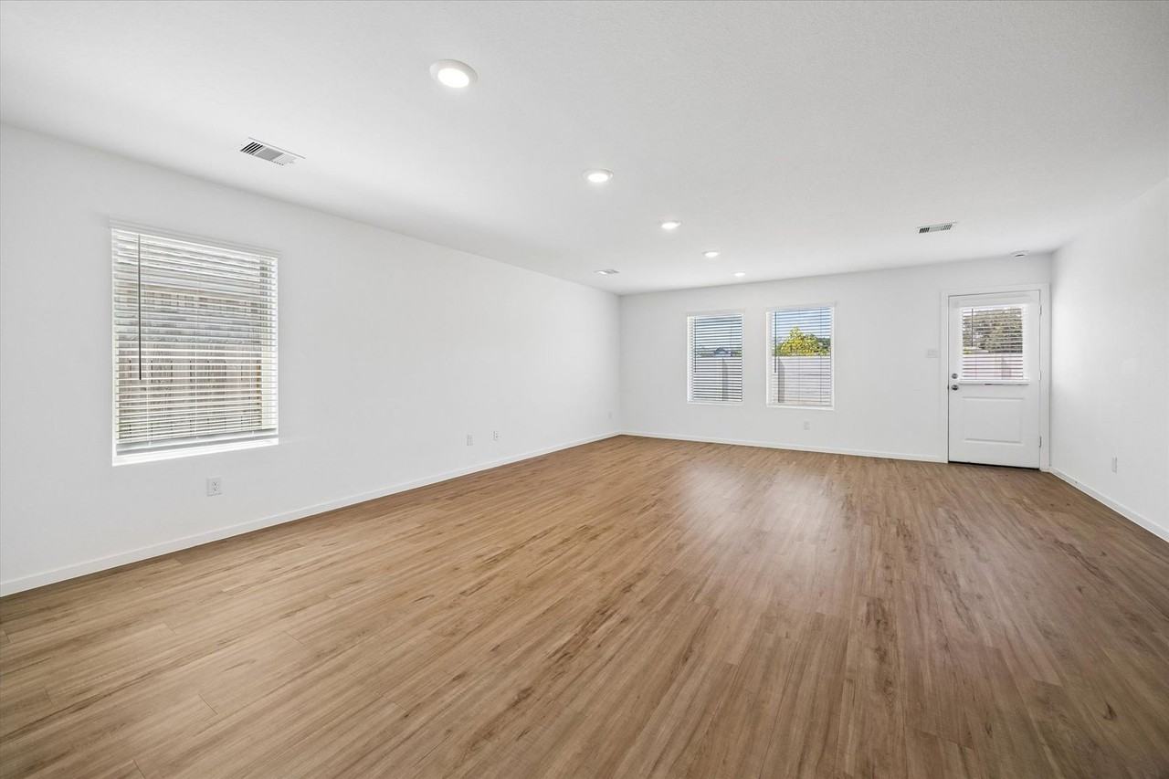 21583 Casavtore Dr - Photo 6 of 18