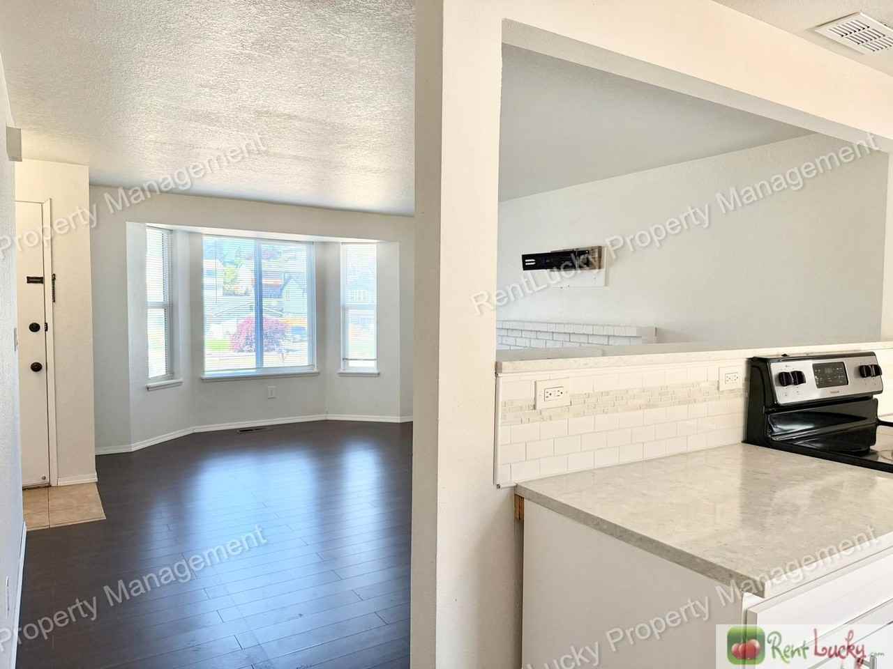 2939 59th Ave Ne - Photo 2 of 23