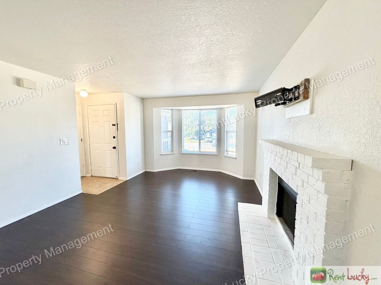 2939 59th Ave Ne - Photo 4 of 23
