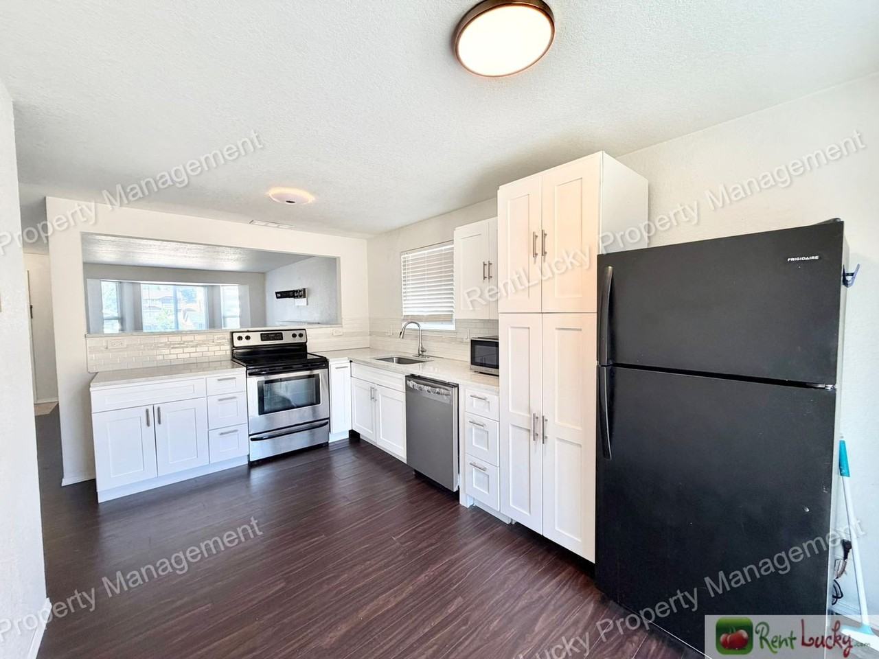 2939 59th Ave Ne - Photo 5 of 23