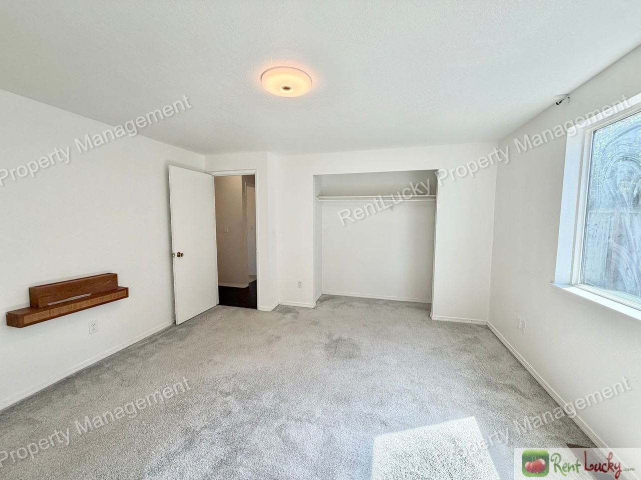 2939 59th Ave Ne - Photo 7 of 23