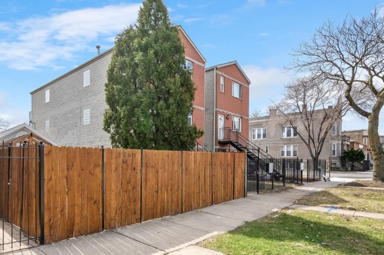 2855 W Arthington St - Photo 2 of 16
