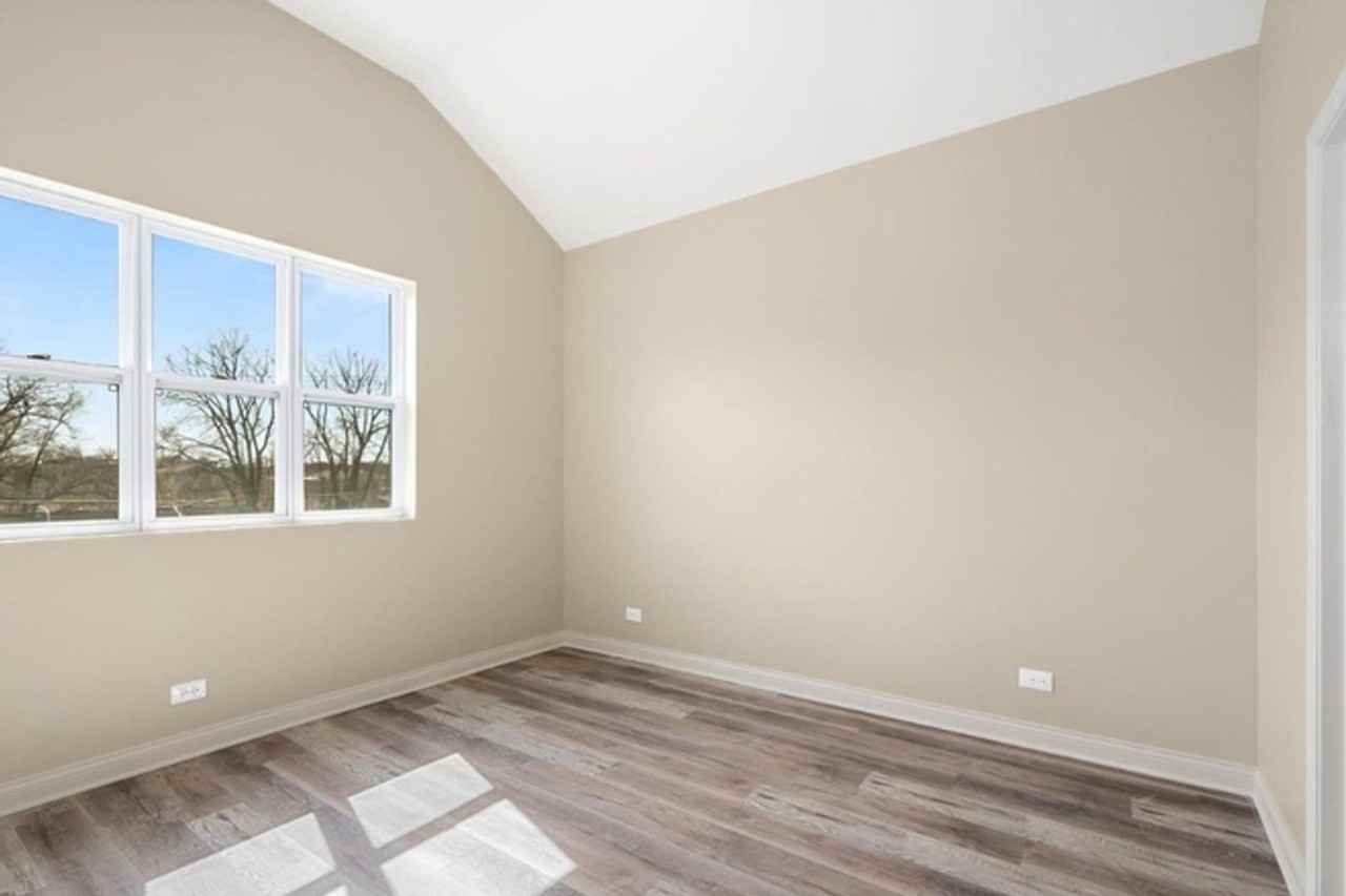 2855 W Arthington St - Photo 3 of 16