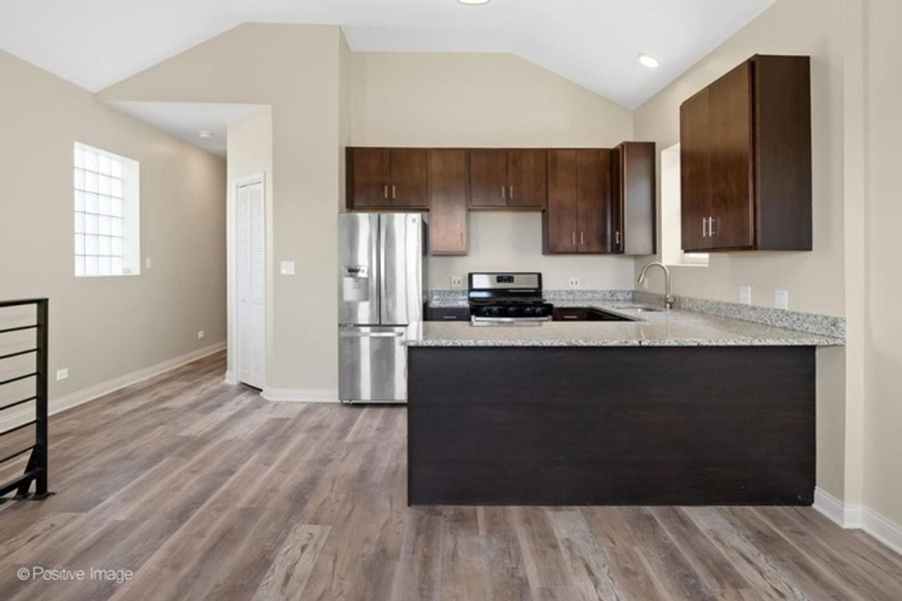 2855 W Arthington St - Photo 6 of 16