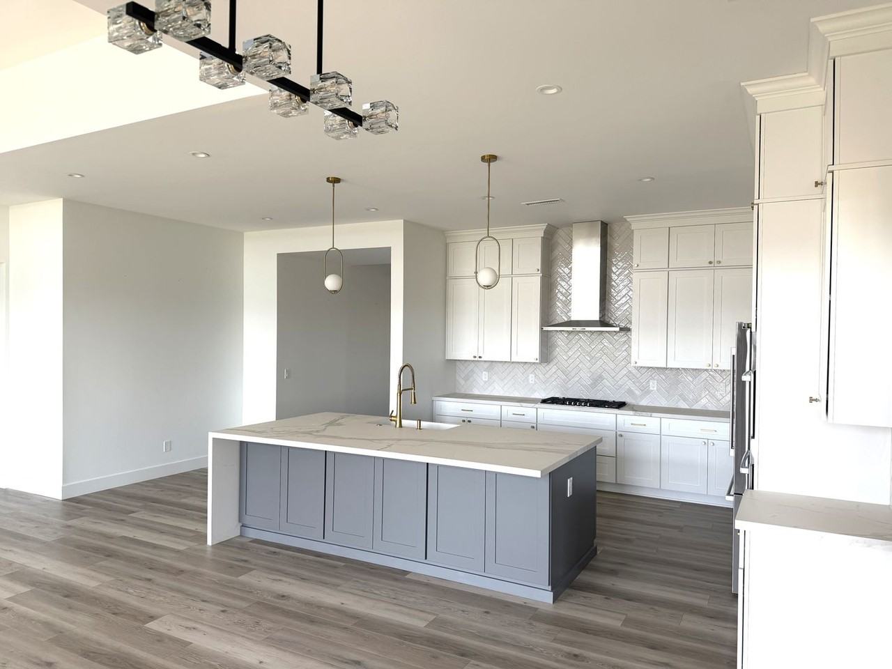 1197 Sassaby Cir - Photo 5 of 45