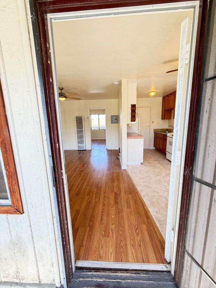 16727 Liberty St - Photo 3 of 20