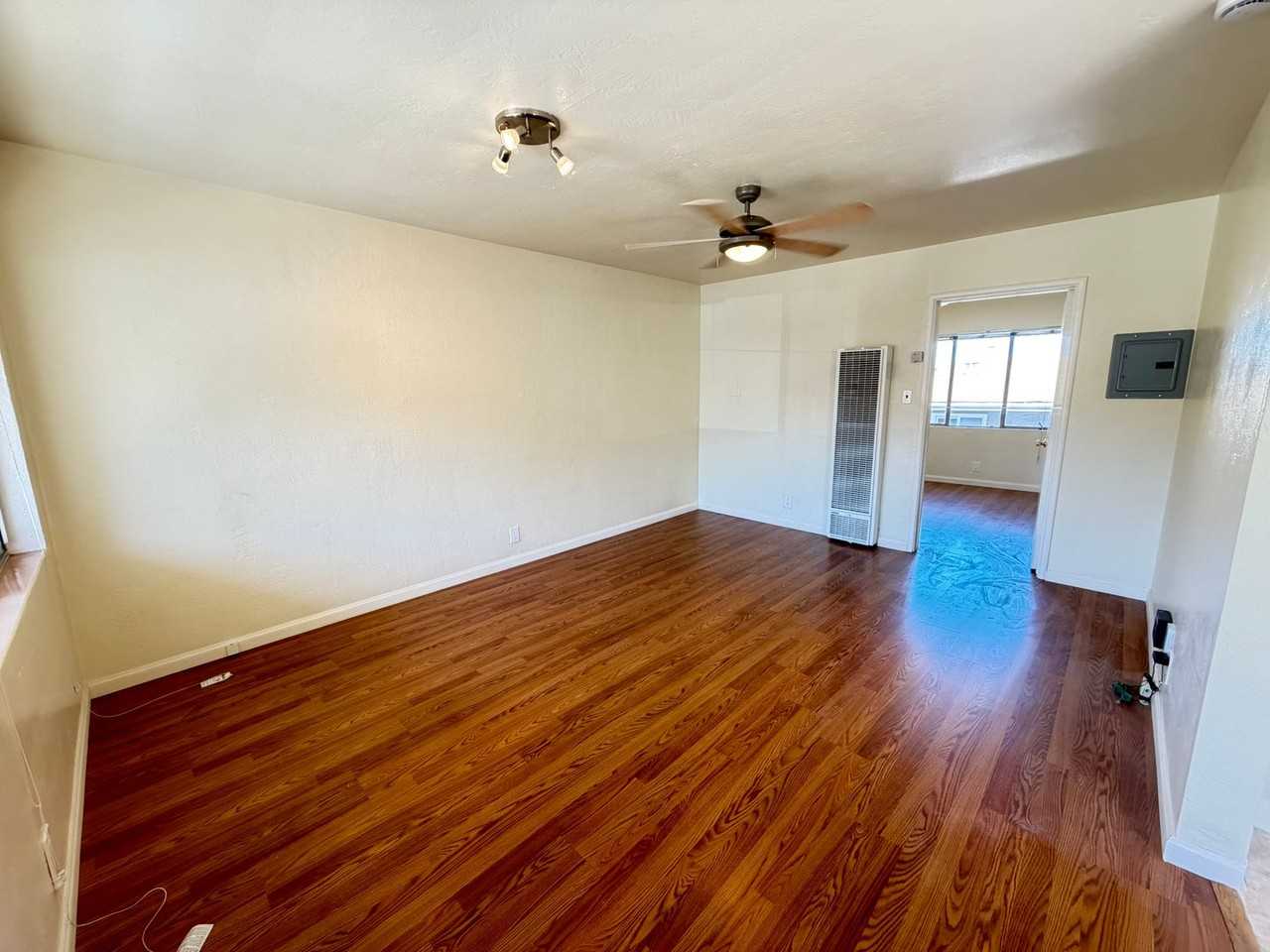 16727 Liberty St - Photo 4 of 20