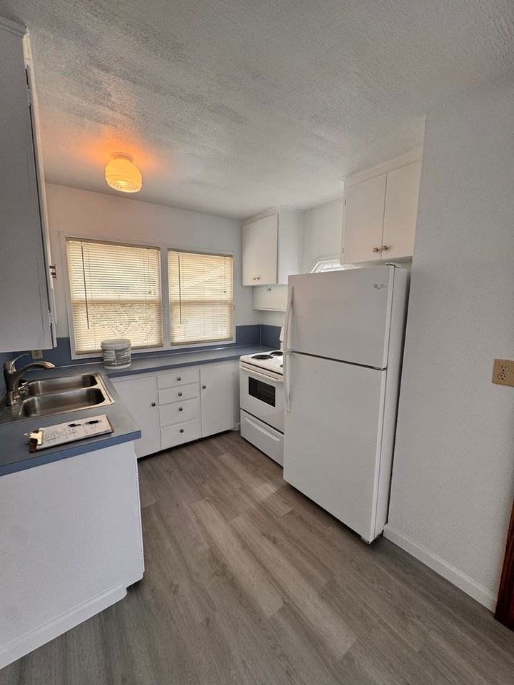 1533 Ne Hollis St - Photo 4 of 14