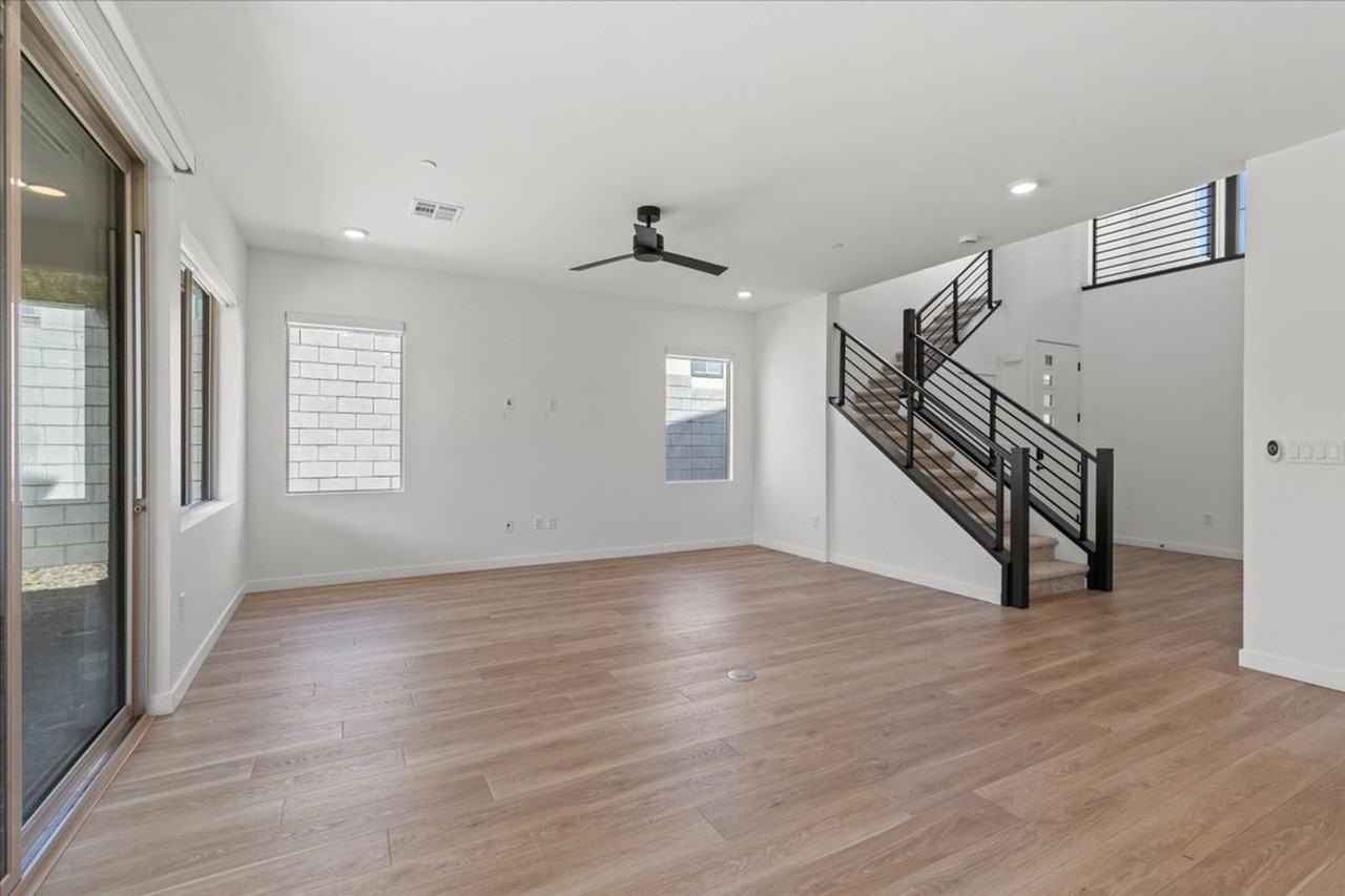 10489 Mountain Aster Ave - Photo 5 of 21