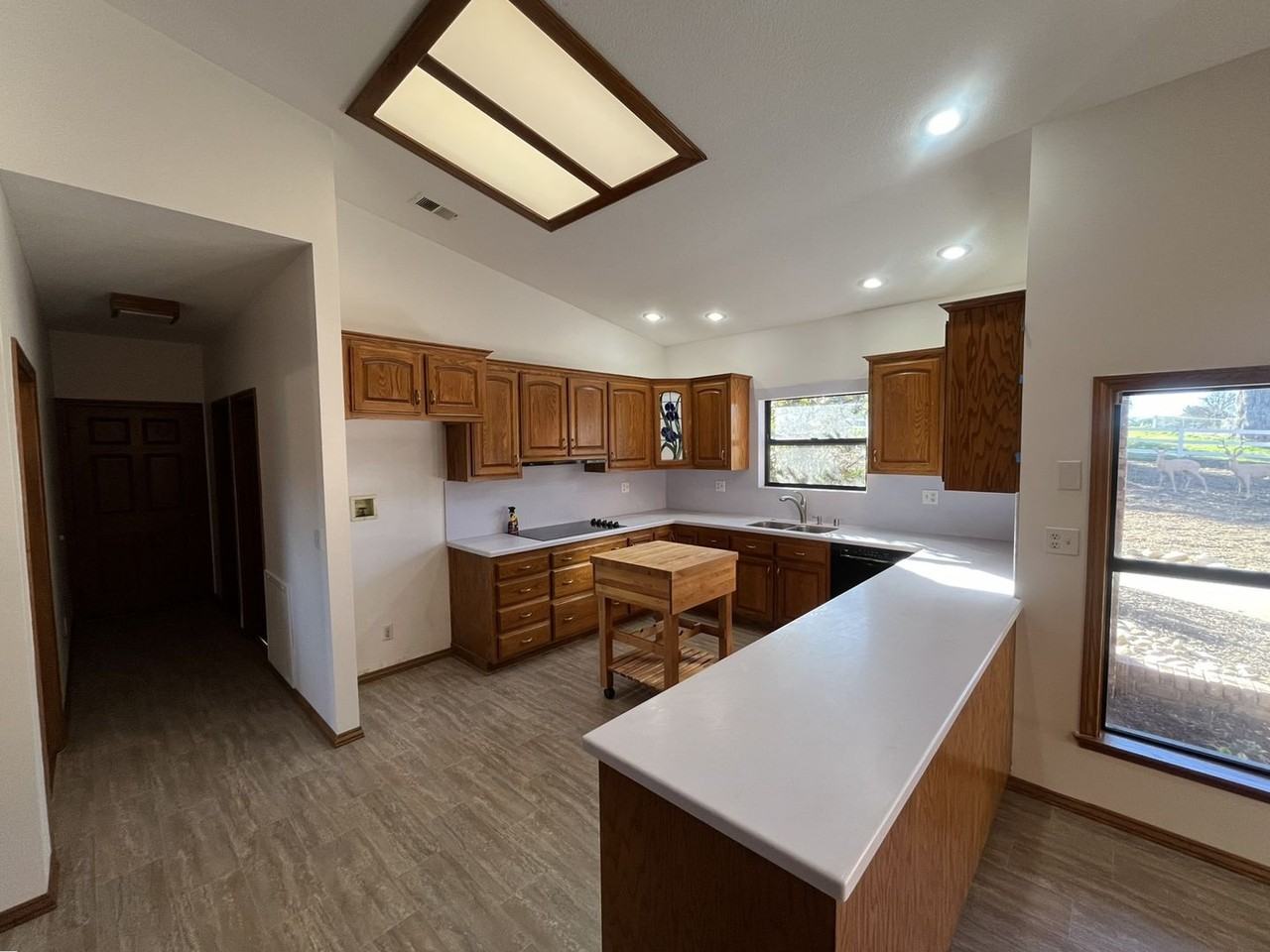 18655 Oak Ridge Ln - Photo 6 of 50