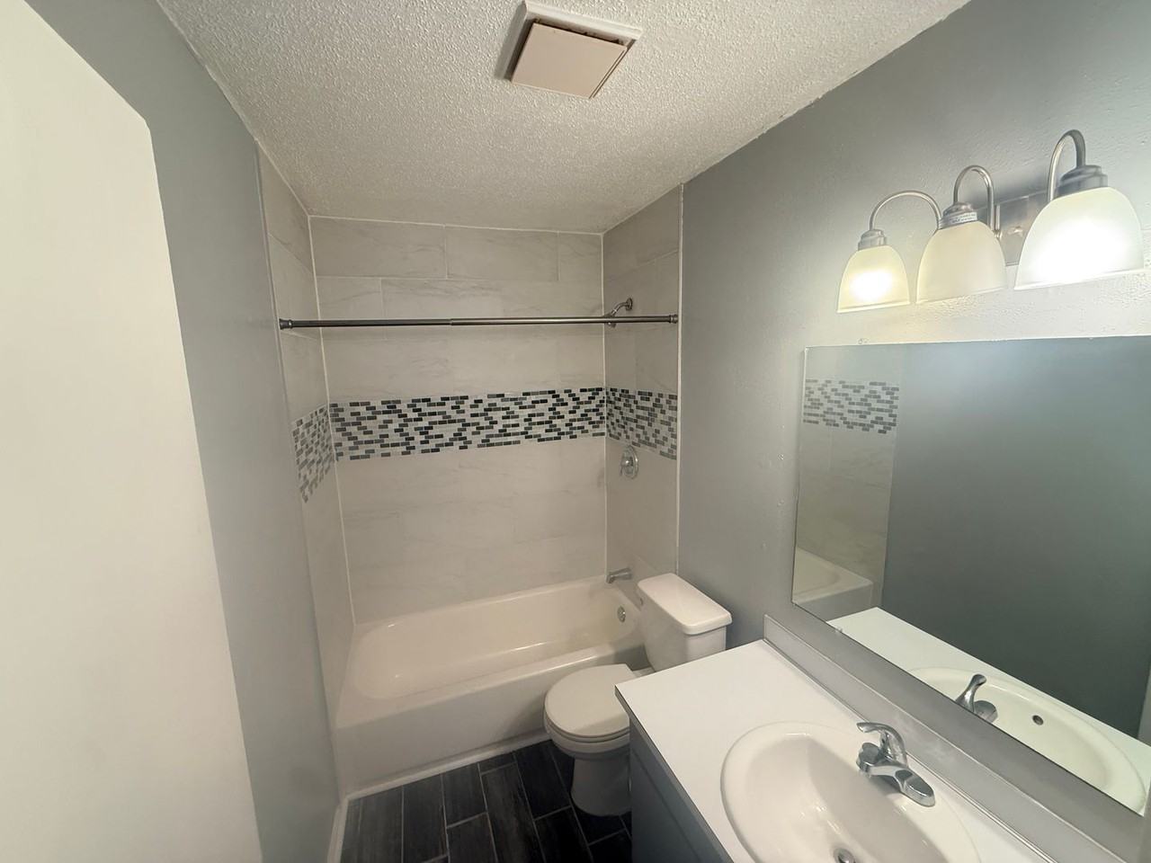 11008 Hunter Trail Ln - Photo 5 of 25