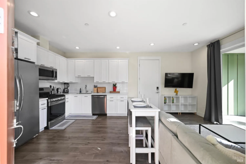 2670 Franz Kafka Ave - Photo 3 of 21