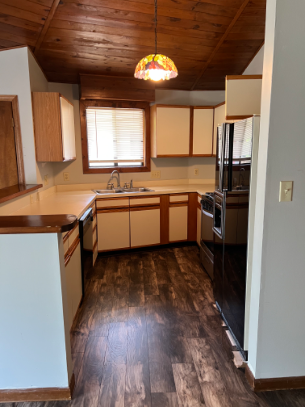 284 Knoll Dr #200 - Photo 2 of 12