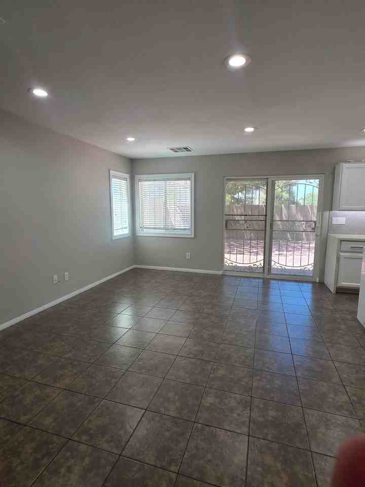 1615 Legato Falls St - Photo 4 of 15