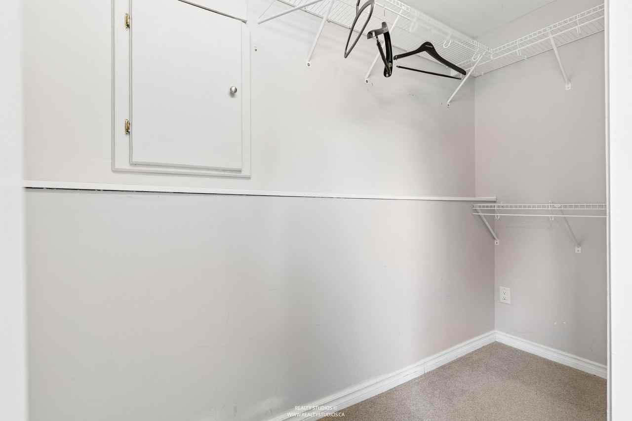 11394 86A Avenue - Photo 4 of 8