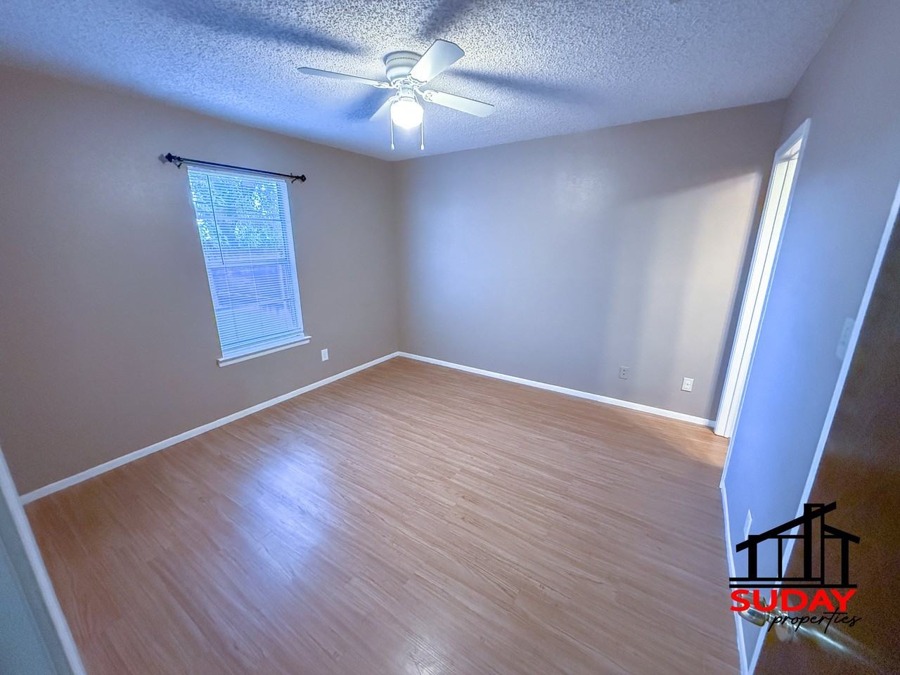 209 205, 207,Fletcher Dr #207D - Photo 6 of 12